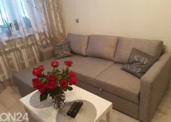 Divaanivuodesohva vuodevaatelaatikolla Mia