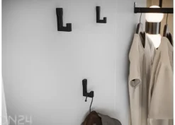 Eteiskaappikokonaisuus Oturra