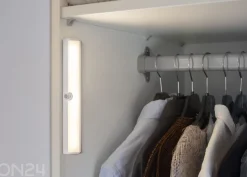 Liiketunnistimella varustettu huonekalovalaisin