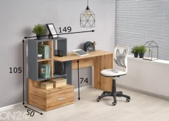 Työpöytä ja hylly